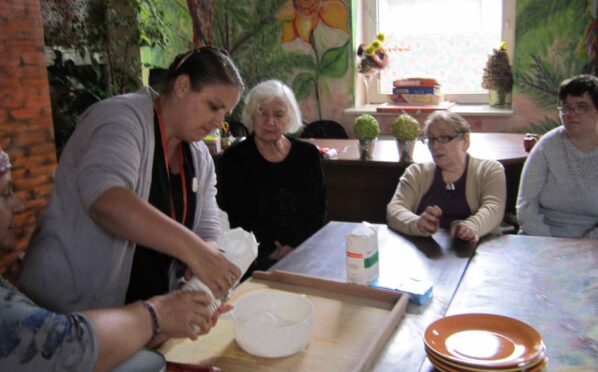 04.09.2013 Zajęcia kulinarne – pieczenie szarlotki