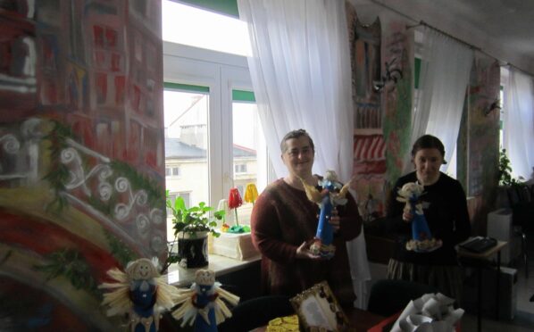 04.11.2013 Zajęcia na terapii – „Niepowtarzalne Janioły” z masy solnej