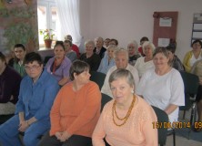 Spektakl w wykonaniu grupy teatralnej „Podwórkowa Arena Absurdu”.