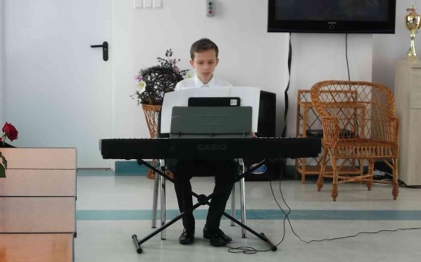 Występ uczniów szkoły muzycznej