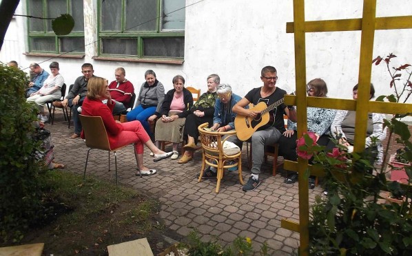 14.07.2015 – Grill integracyjny w Warsztatach Terapii Zajęciowej przy ul. Kryształowej w Kielcach