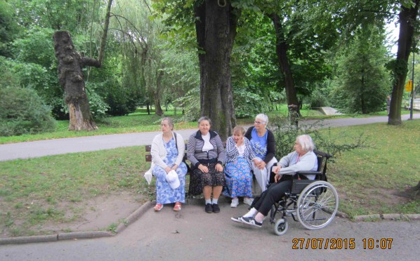 Letnie spacery do parku