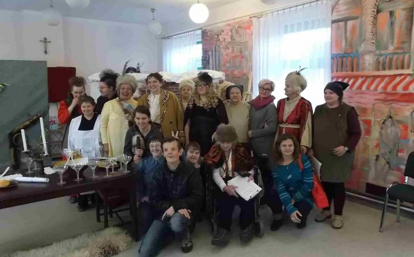 17.11.2015 – „Zemsta” w wykonaniu Grupy Teatralnej „Albercik” – spektakl dla uczestników Warsztatów Terapii Zajęciowej