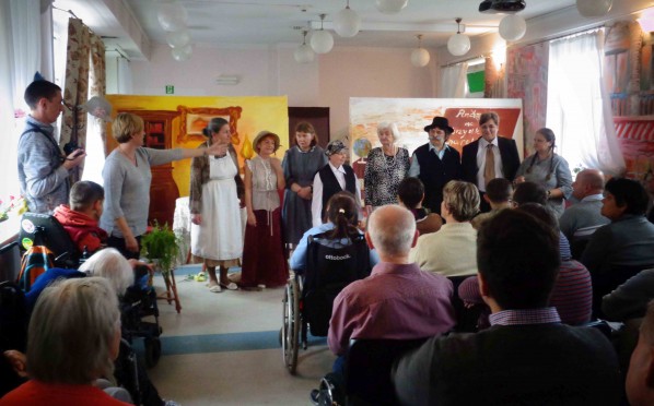 24.10.2017 „Ania z Zielonego Wzgórza” występ dla członków Kieleckiego Domu pod Fontanną i uczestników ŚDS z ul. Miodowej i z ul. Orzeszkowej