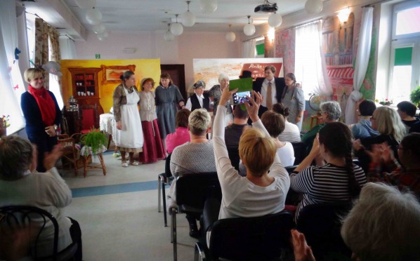 25.10.2017 „Ania z Zielonego Wzgórza” występ dla uczestników WTZ, ŚDS z ul. Krzemionkowej i mieszkańcy DPS im. Jana Pawła II