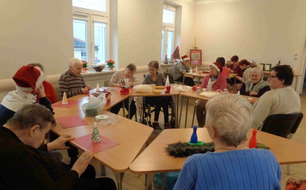 Świąteczne zajęcia plastyczne