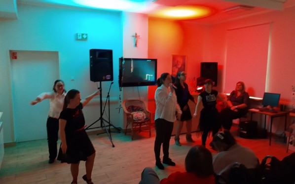 2022-04-06 | Karaoke