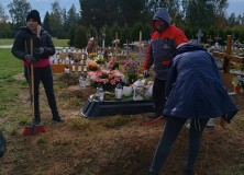 2023-10-17 | Porządki na grobach zmarłych mieszkanek naszego Domu