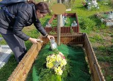 2025-10-21 Porządki na grobach zmarłych mieszkanek naszego Domu