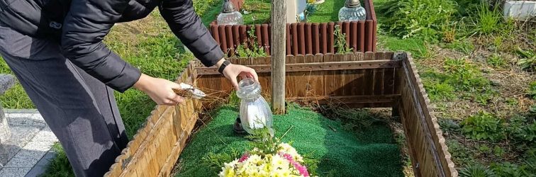 2025-10-21 Porządki na grobach zmarłych mieszkanek naszego Domu